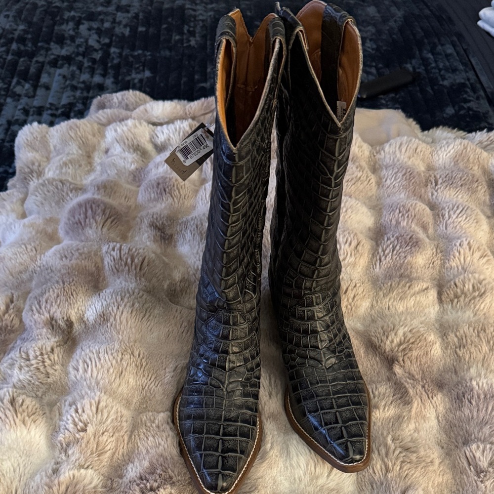 Dingo Ozzie Black Crocodile Embossed Heeled Cowboy Boots - Picture 3 of 5
